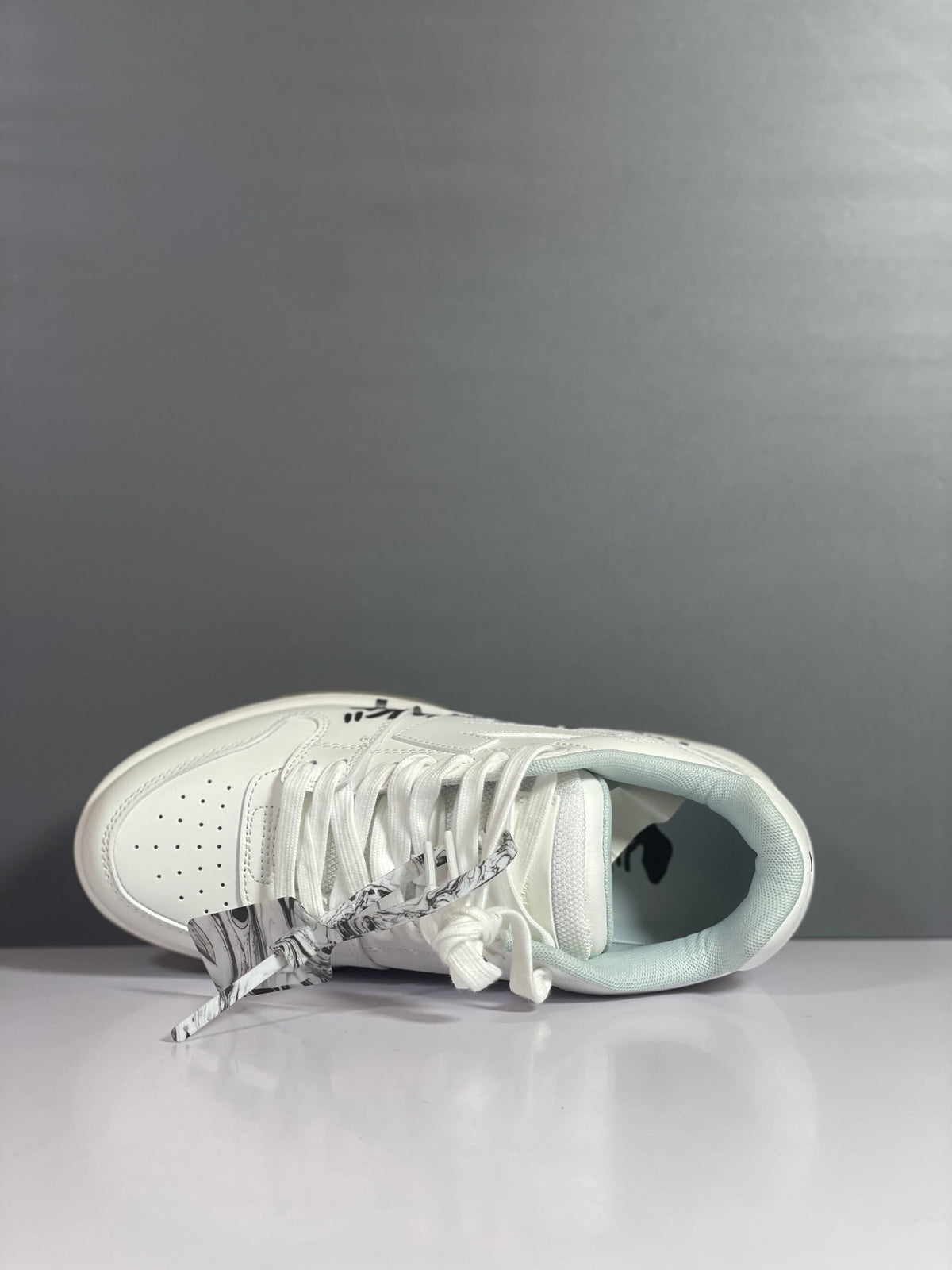 OFF - SNEAKERS