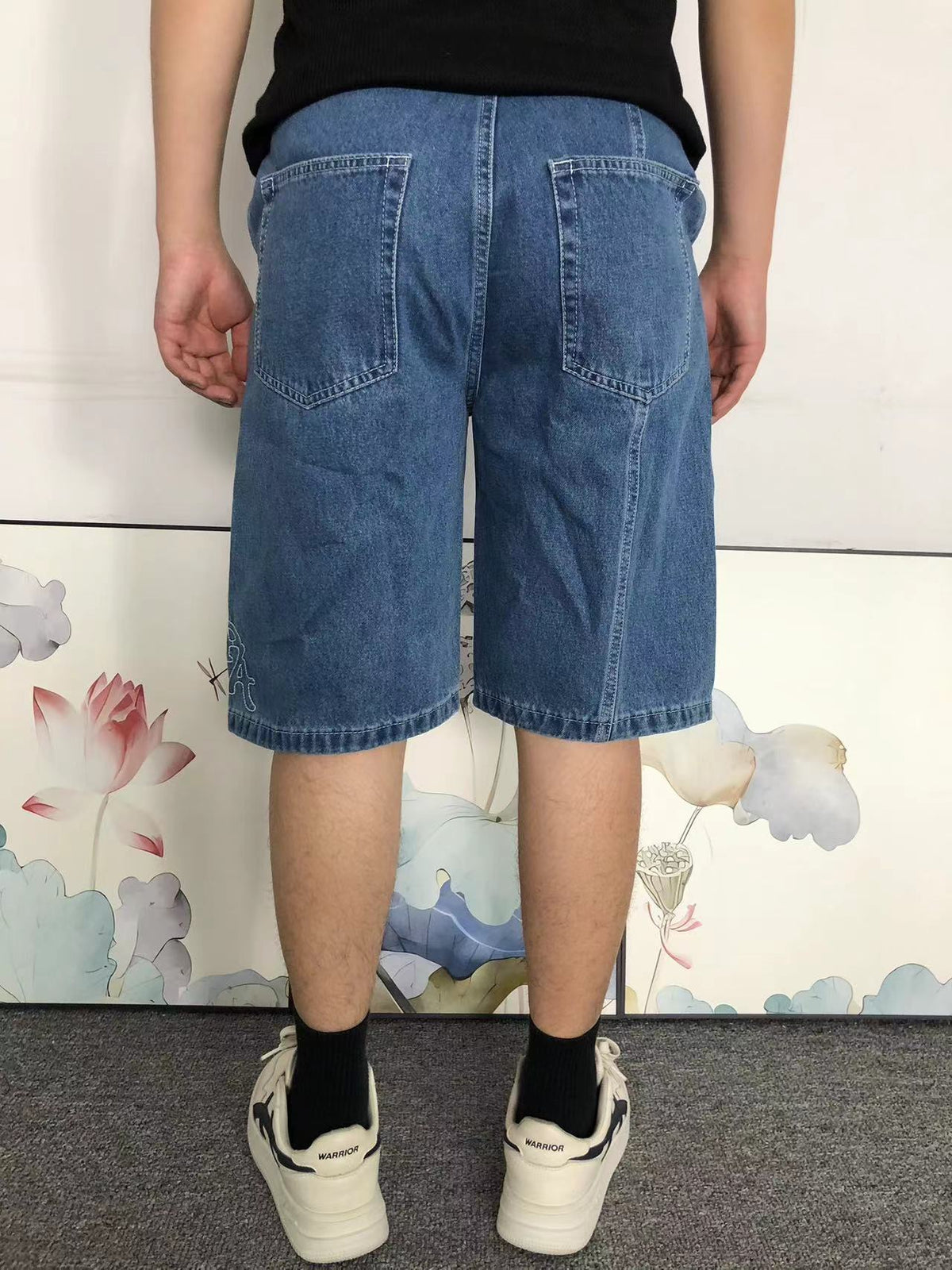 M - SHORTS