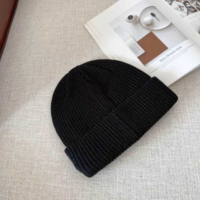P - BEANIE
