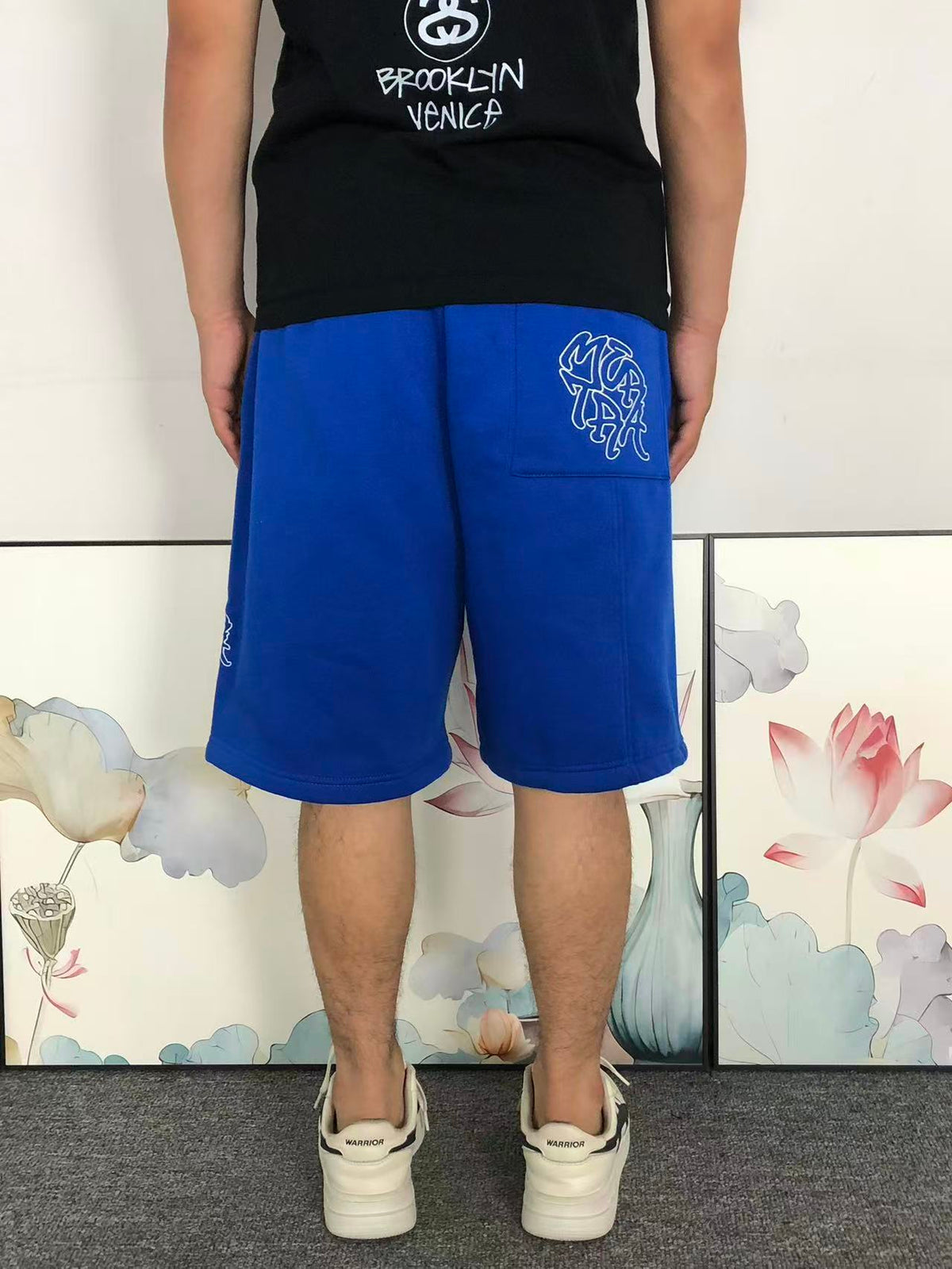 M - SHORTS