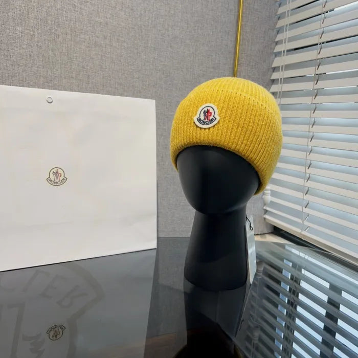 M - BEANIE