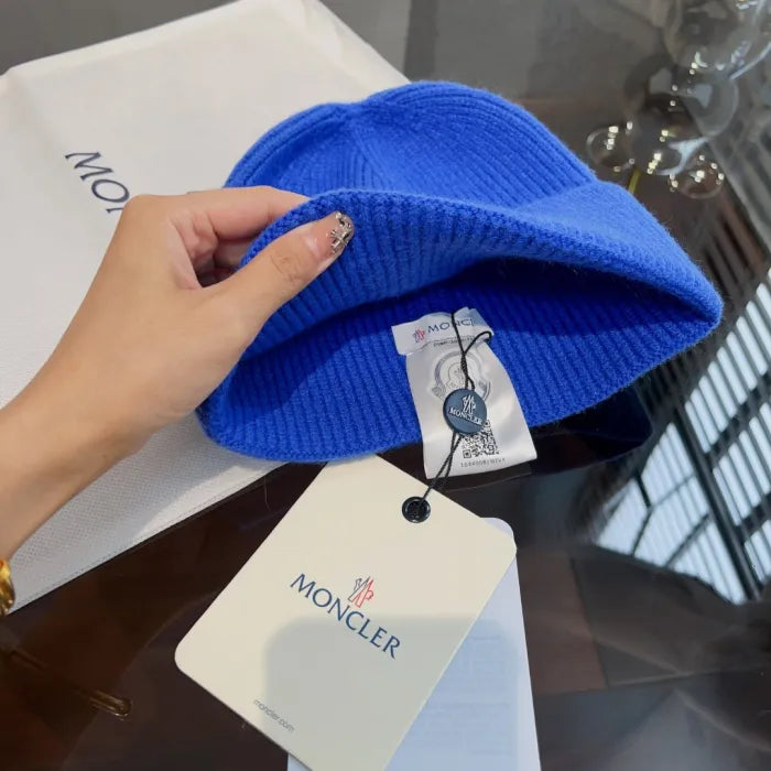 M - BEANIE