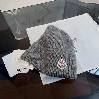 M - BEANIE