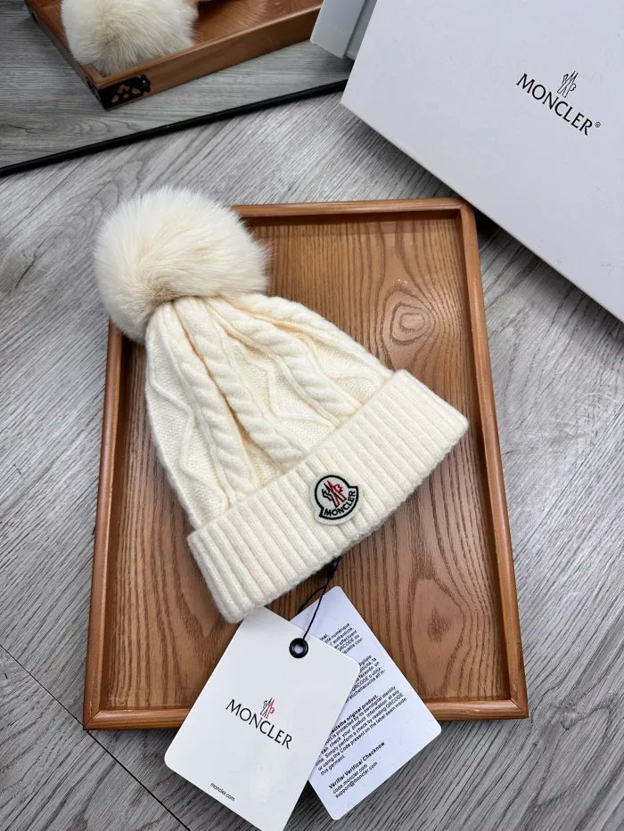 M - BEANIE