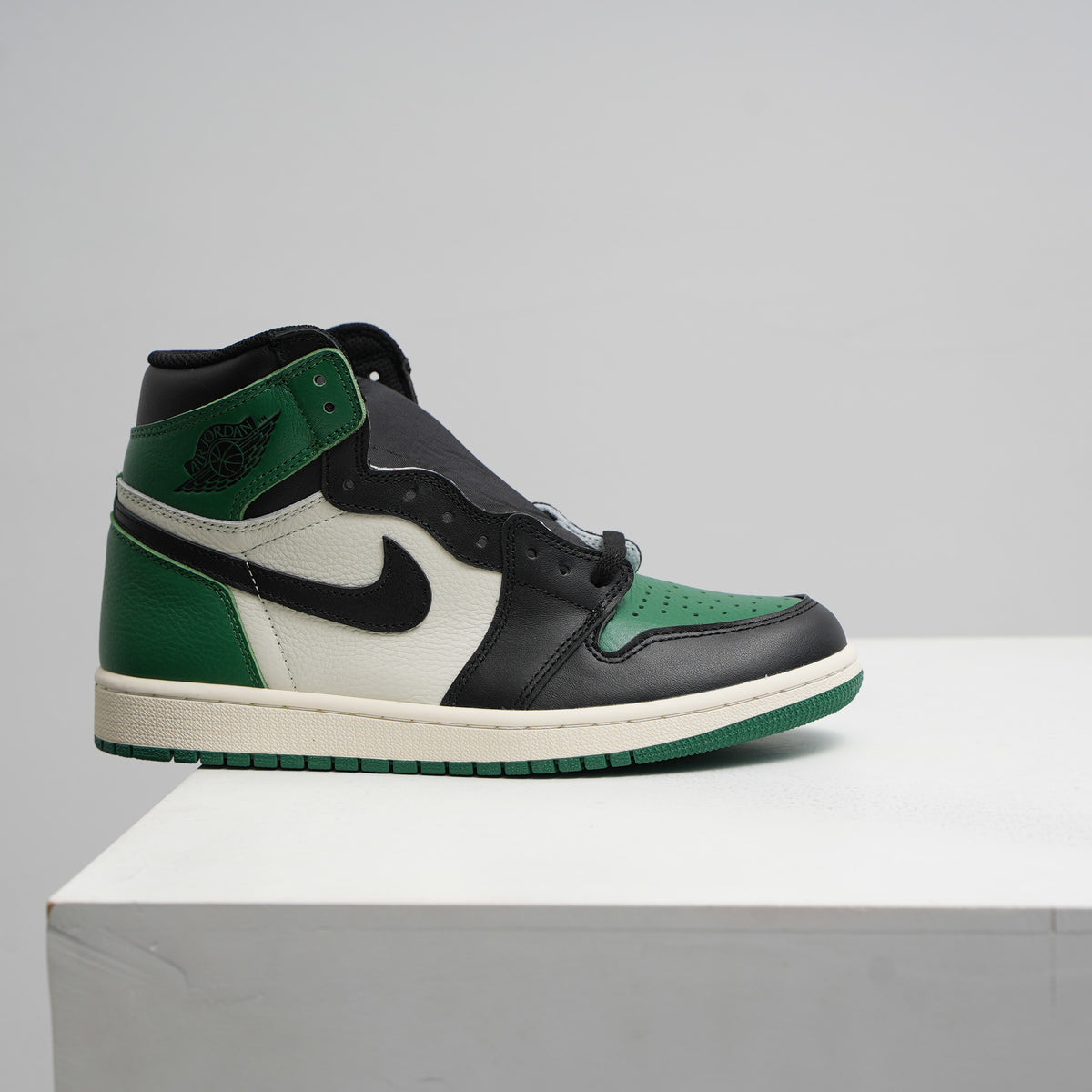 NK J1 - SNEAKERS