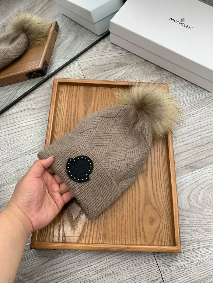 M - BEANIE