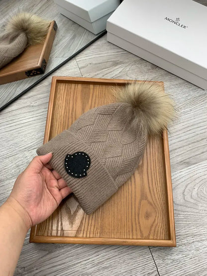 M - BEANIE