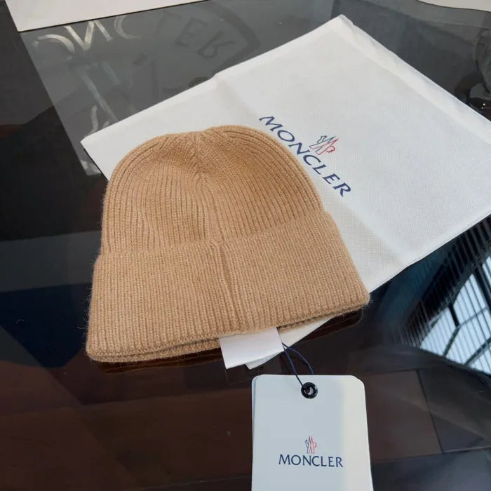 M - BEANIE