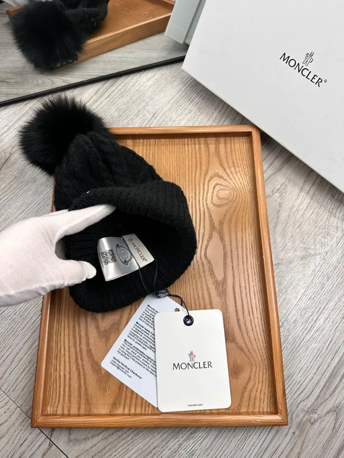 M - BEANIE