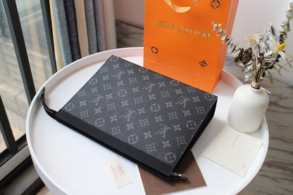 LV - POCHETTE