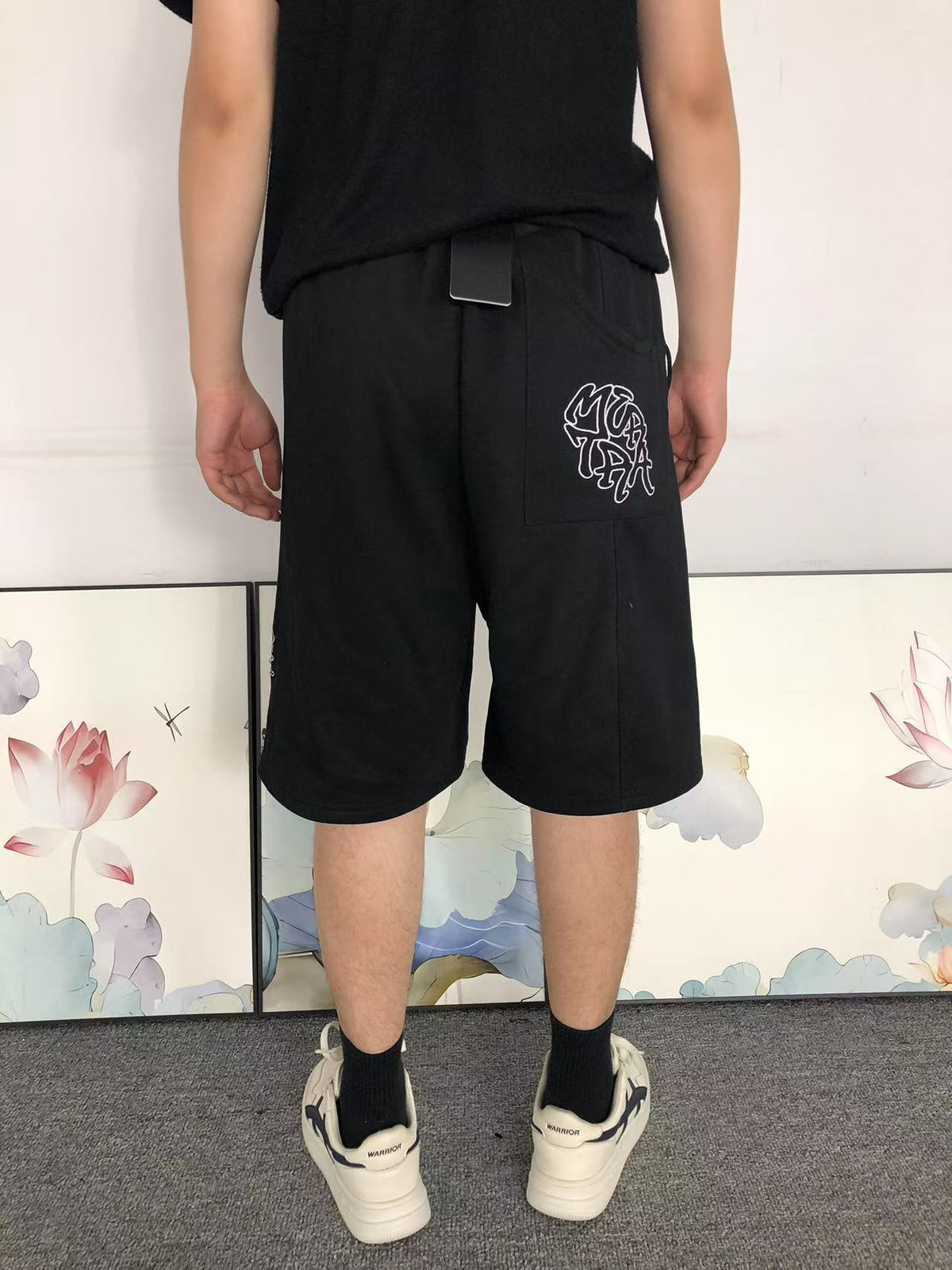 M - SHORTS