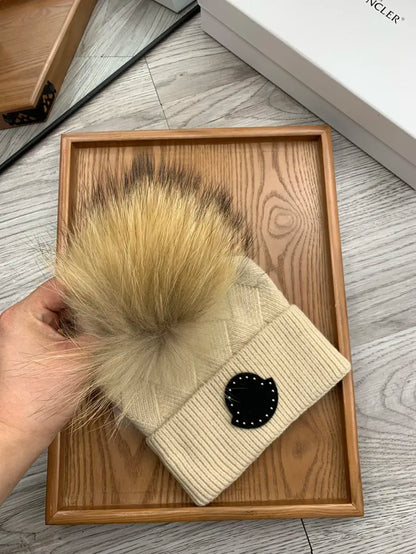 M - BEANIE