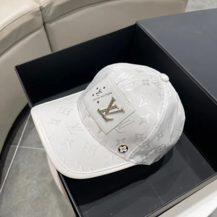 LOUIS V - BONNETS