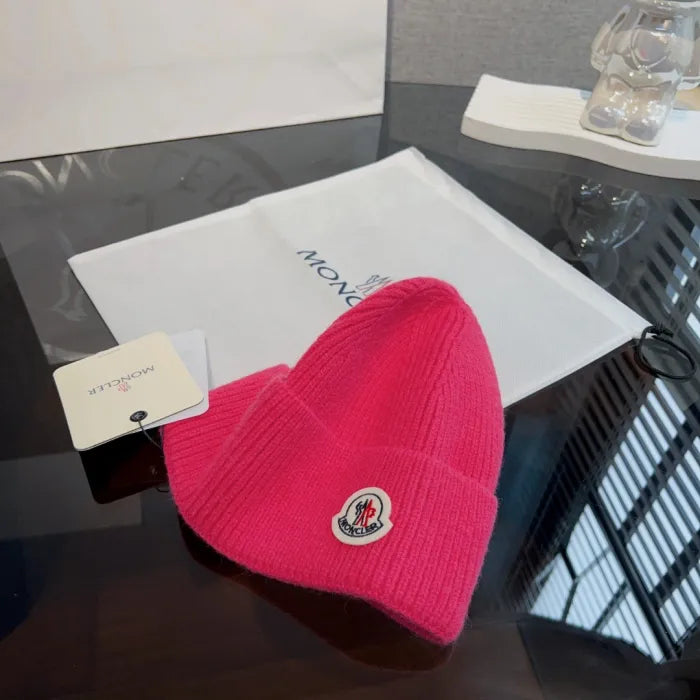 M - BEANIE