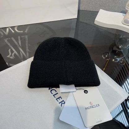 M - BEANIE