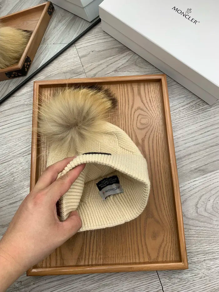 M - BEANIE