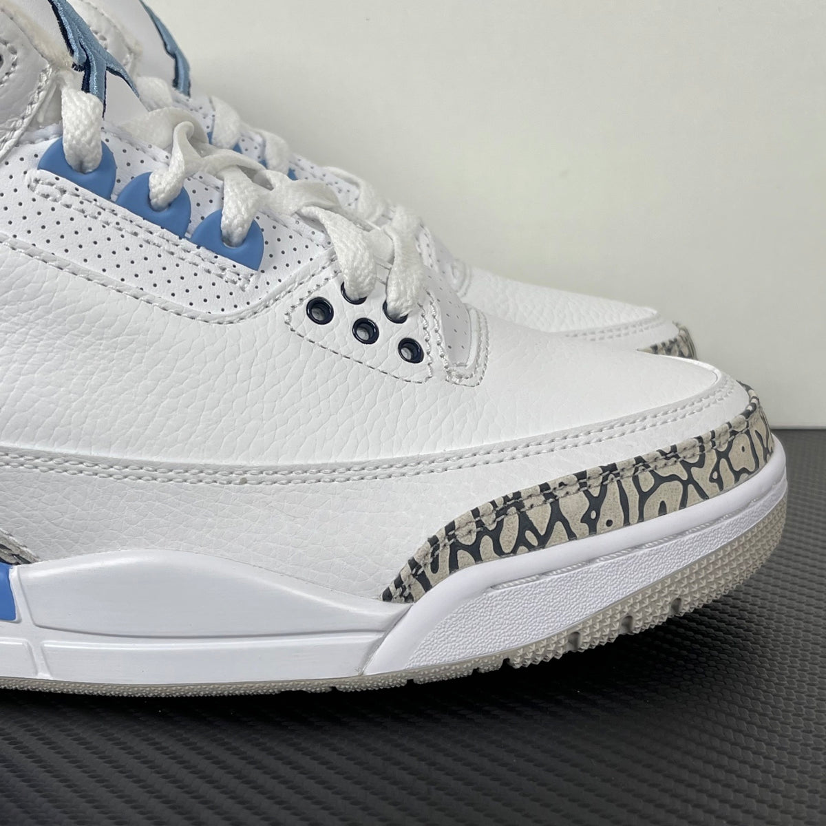NK J3 - SNEAKERS