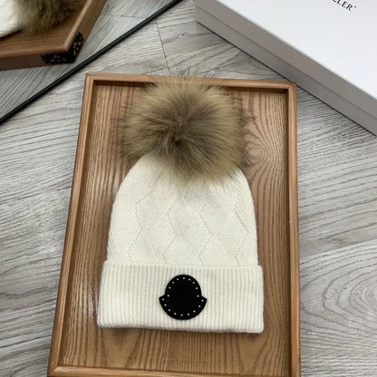 M - BEANIE