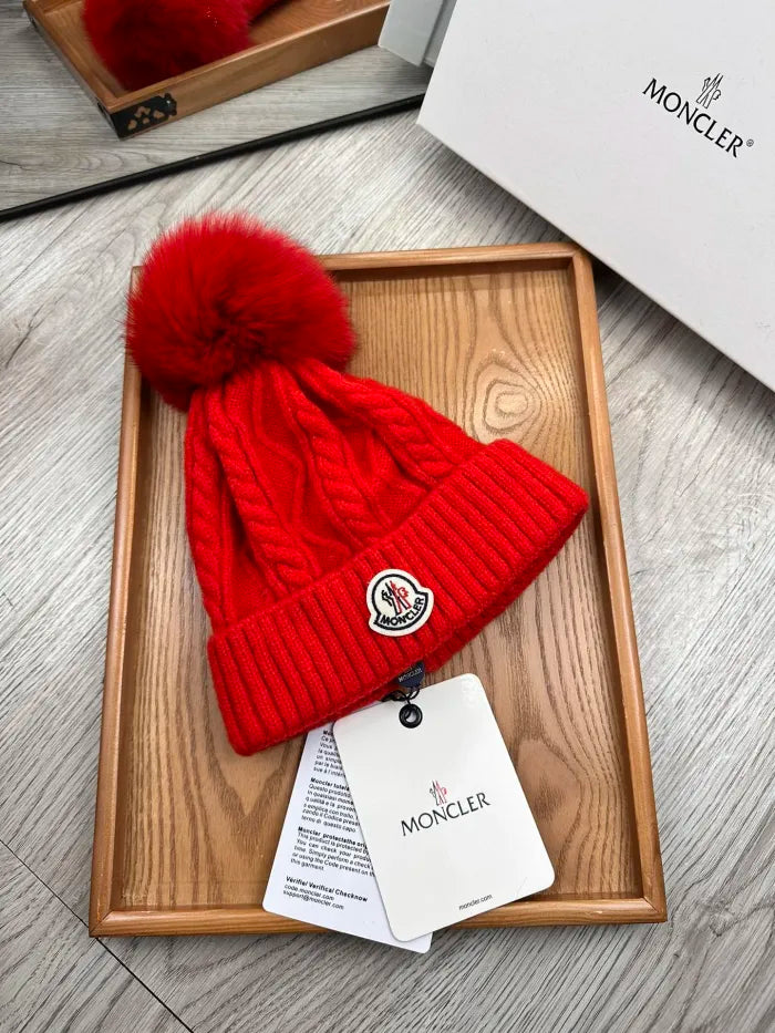M - BEANIE