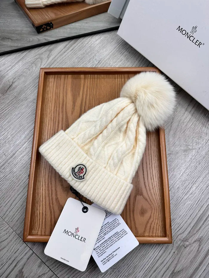 M - BEANIE