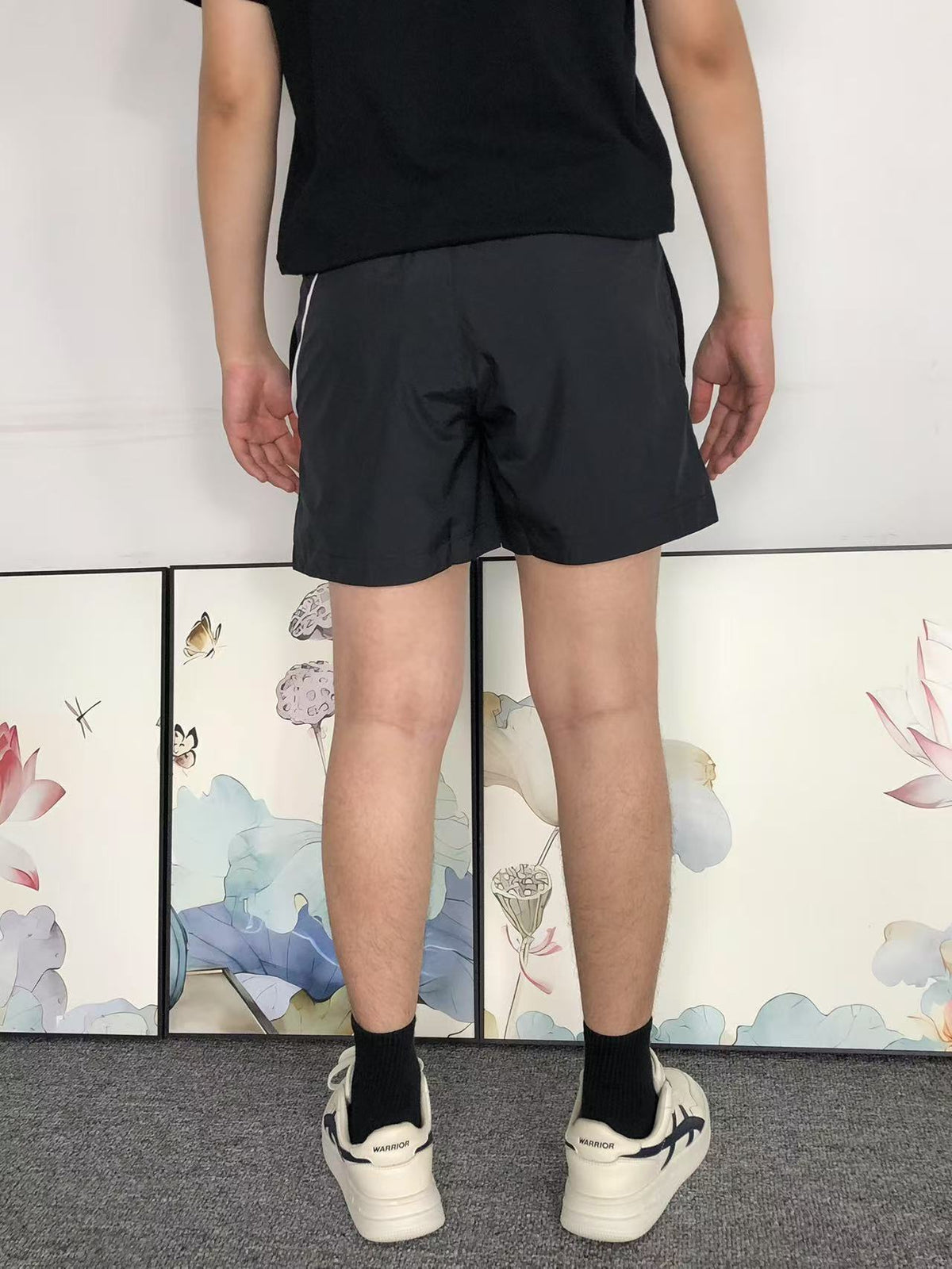N - SHORTS