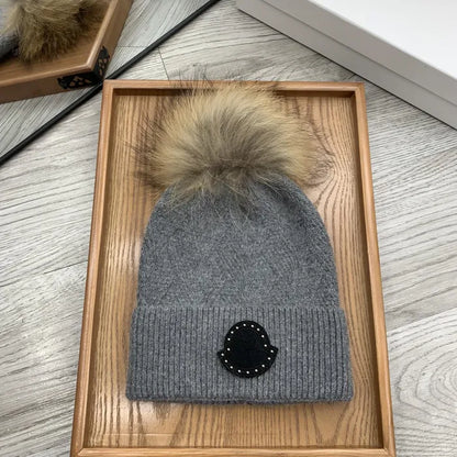 M - BEANIE