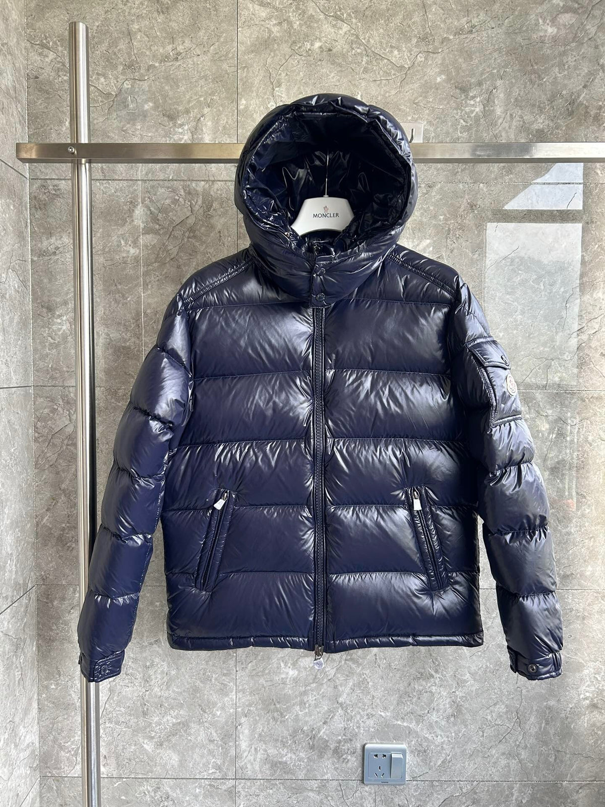 MON - PUFFER