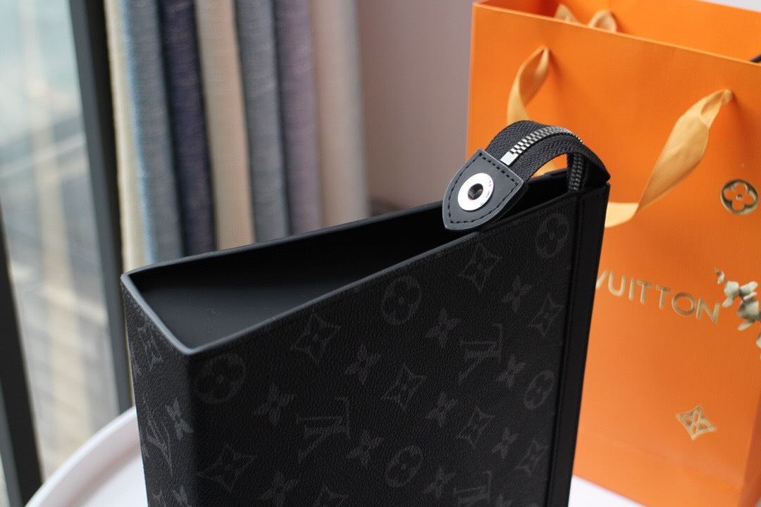 LV - POCHETTE