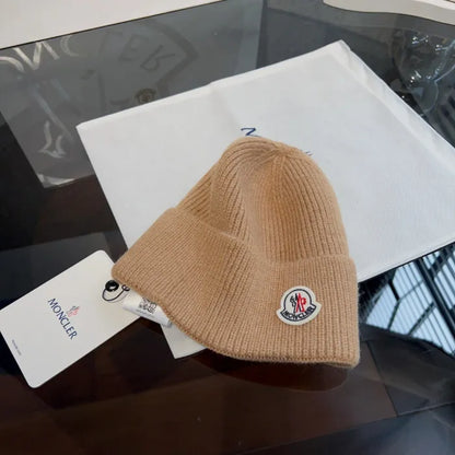 M - BEANIE
