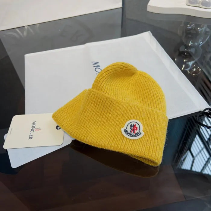 M - BEANIE