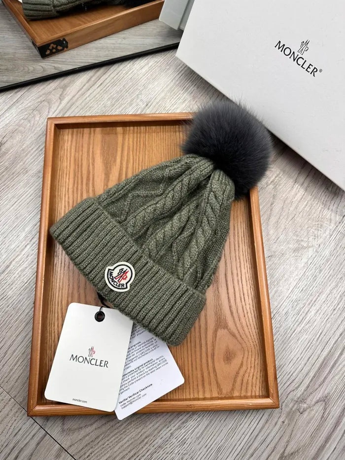 M - BEANIE