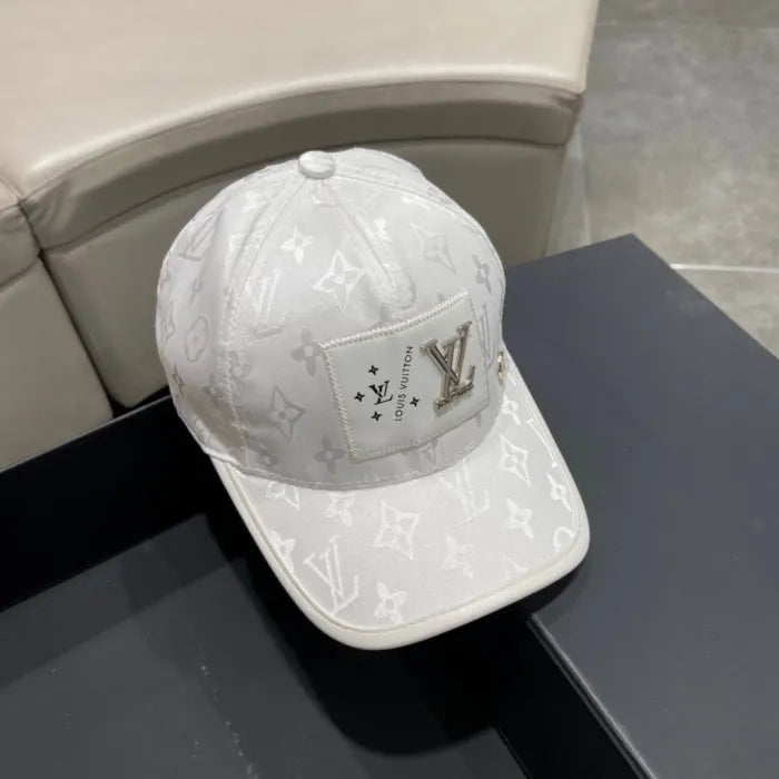 LOUIS V - BONNETS