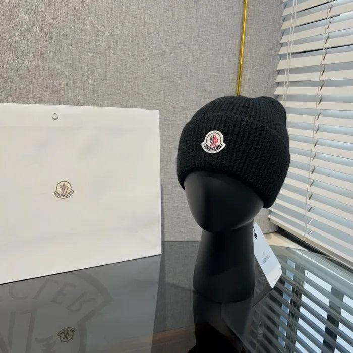 M - BEANIE