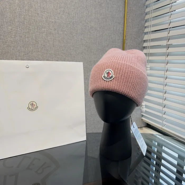 M - BEANIE