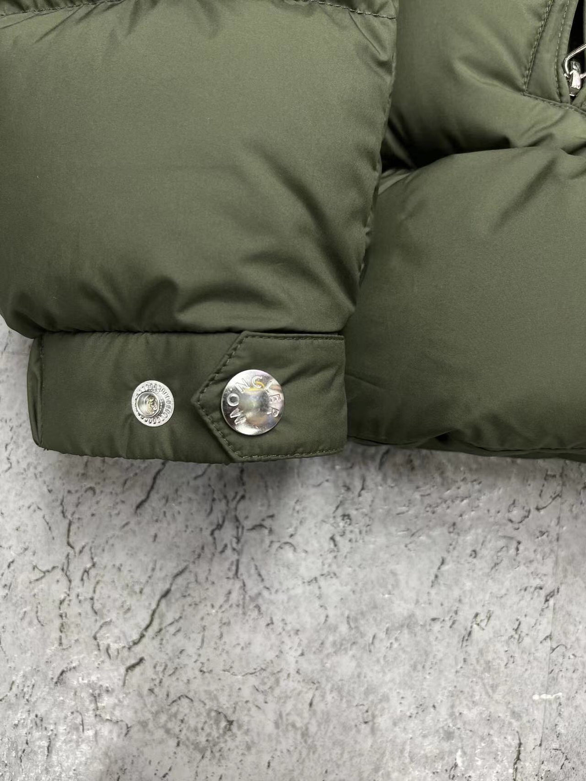 MON - PUFFER
