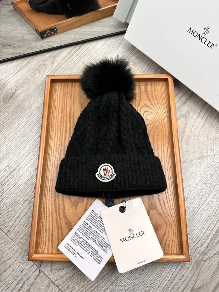 M - BEANIE