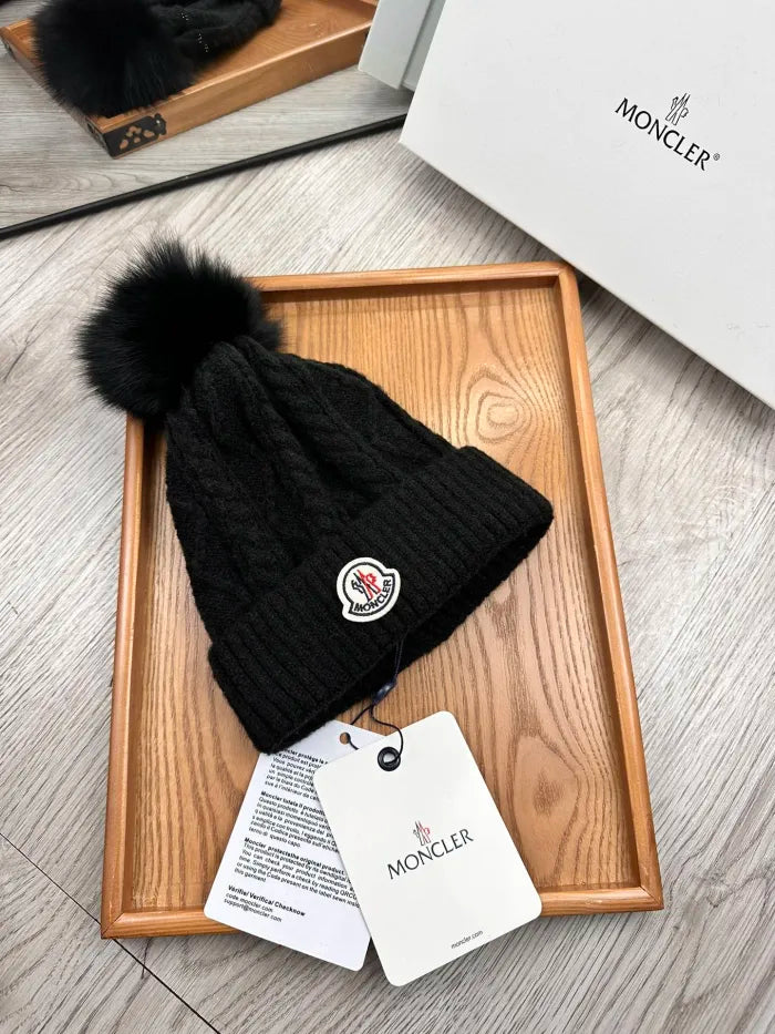 M - BEANIE