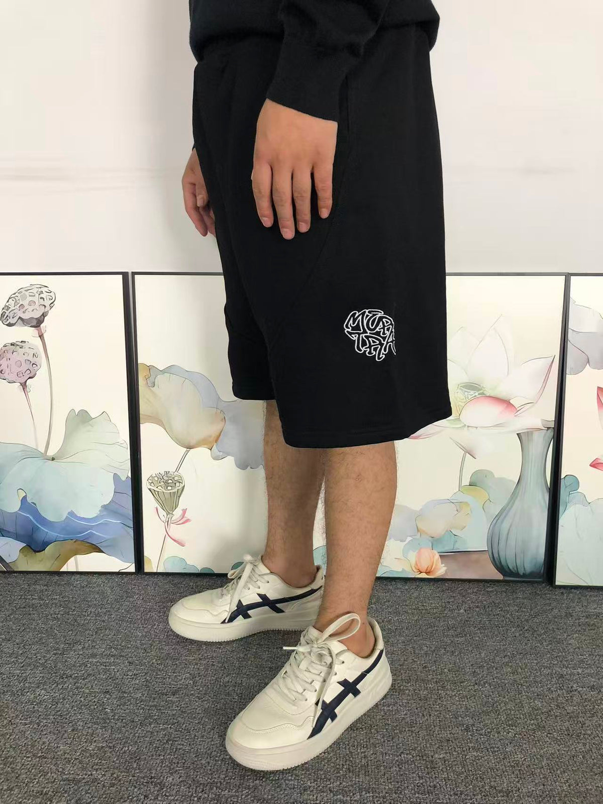 M - SHORTS