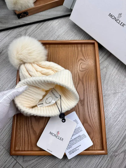 M - BEANIE