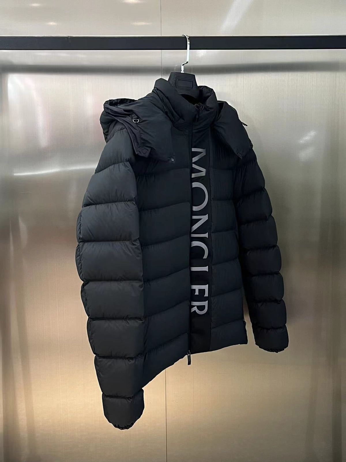 MON - PUFFER