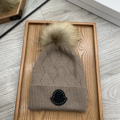 M - BEANIE