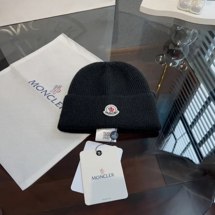 M - BEANIE