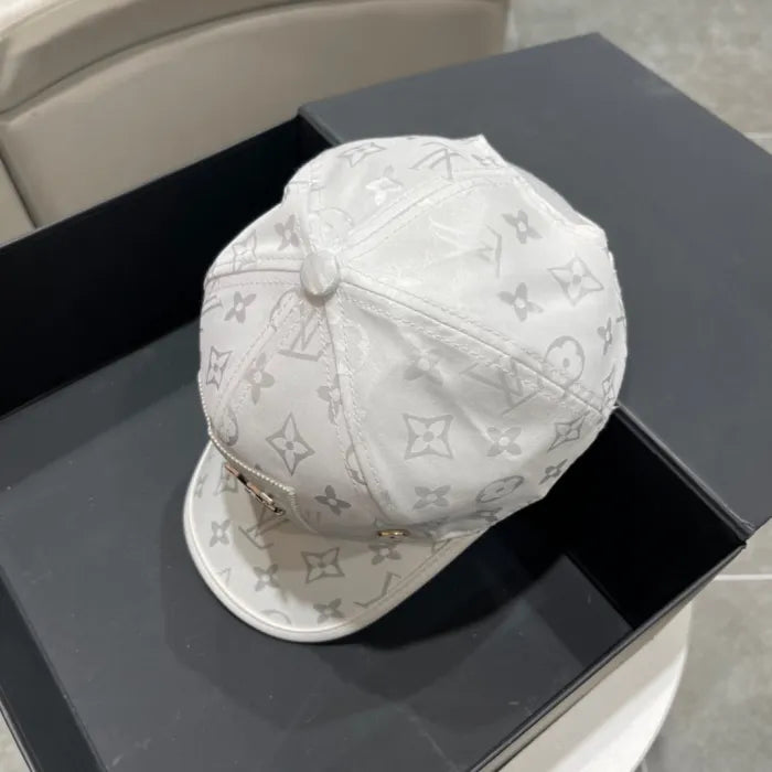 LOUIS V - BONNETS