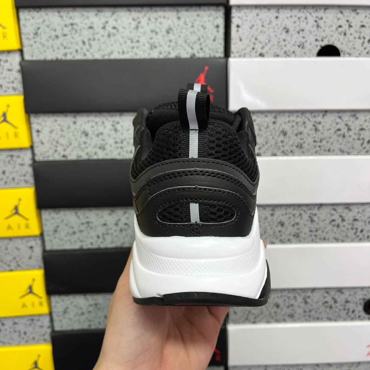 DR B22 - SNEAKERS