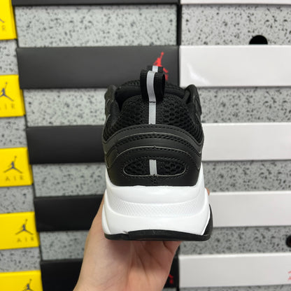 DR B22 - SNEAKERS