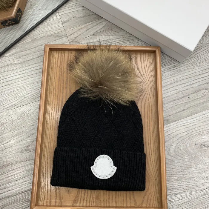M - BEANIE