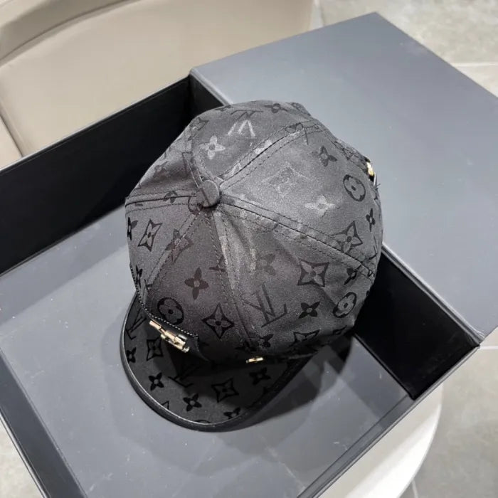 LOUIS V - BONNETS
