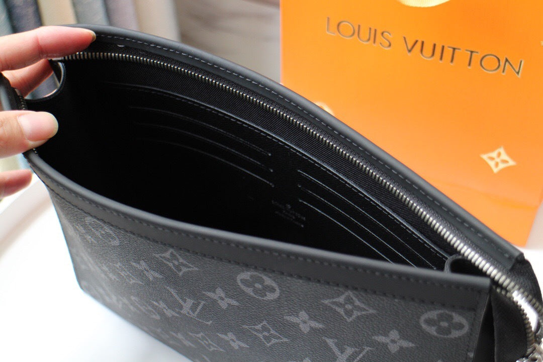 LV - POCHETTE