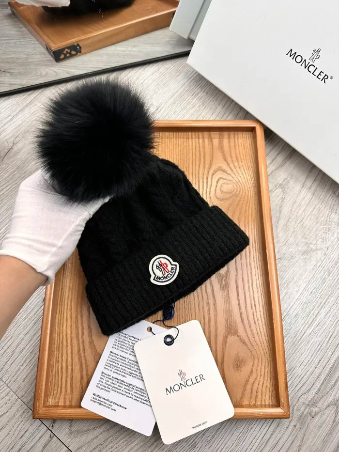 M - BEANIE