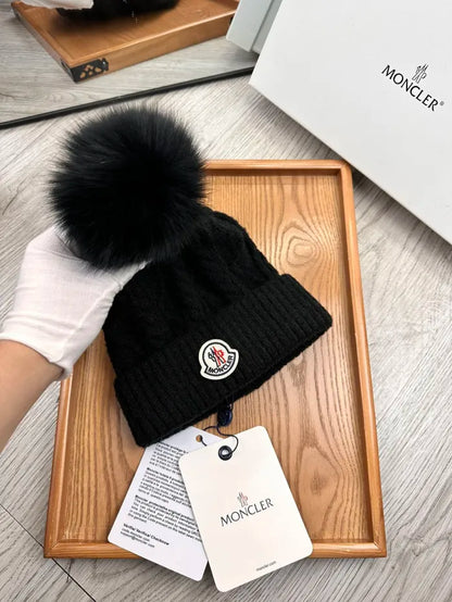 M - BEANIE